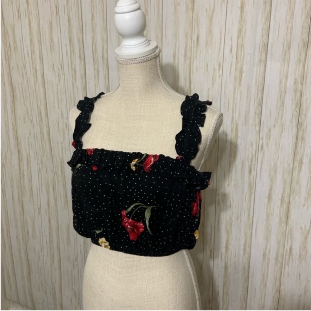 NWT FOREVER 21 M red and yellow flowers on a black crop top with White polka dot